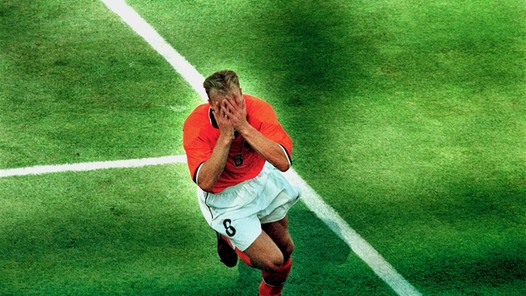 Maakte Dennis Bergkamp vandaag 22 jaar geleden de mooiste Oranje-goal ooit?