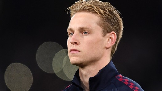 'Onzichtbaar rondrennende' Frenkie fileert Barça: 'Dit team heeft héél veel problemen'