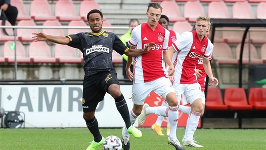 Streppel debuteert met klinkende cijfers tegen Jong Ajax