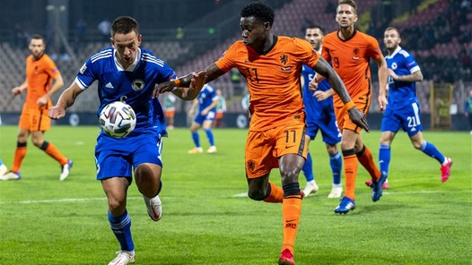 Oranje is alleen top áchter de bal