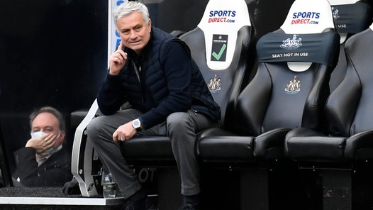 Mourinho sneert naar Spurs-selectie: 'Dezelfde coach, andere spelers'