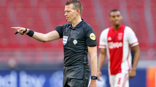 Lindhout over VAR-moment Ajax: 'Ik neig naar een doelpunt'