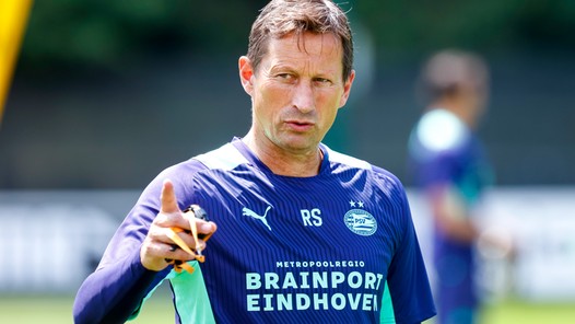 Schmidt over PSV-transfers: 'Ik zie nog mogelijkheden'