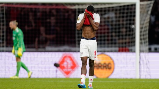 PSV bezorgt Ajax historische nederlaag