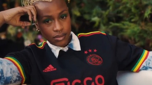 Unicum voor Ajax: Bob Marley-shirt binnen een dag uitverkocht