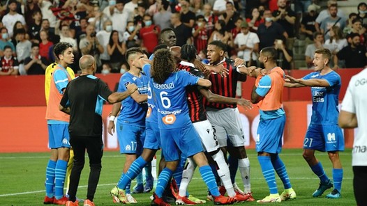 Nice-voorzitter legt schuld bij Marseille-spelers, 'Kluivert kreeg klappen'