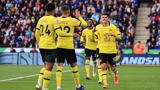 Onmachtig Leicester ziet Ziyech bijdragen aan ruime Chelsea-zege