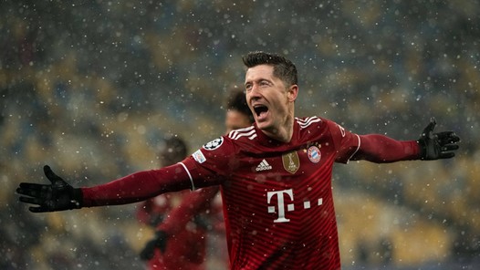 Unieke avond Bayern: alle veldspelers in actie bij zege in Kiev