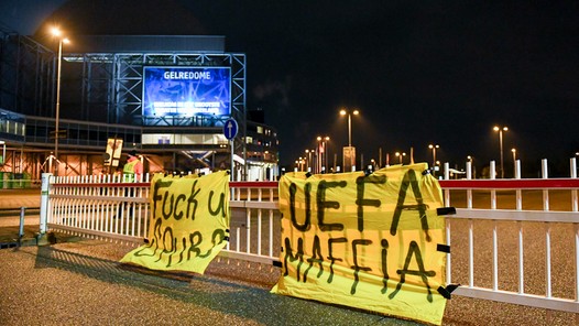 De UEFA laat Vitesse bungelen: wordt de club wel of niet gepiepeld?