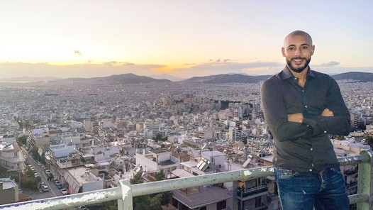 Nordin Amrabat geniet in Griekenland: 'Het is toch prachtig, man, voetballen?'