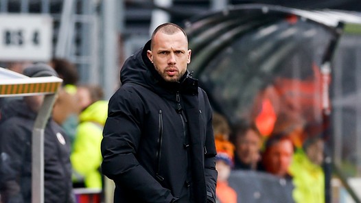 Ajax ook onder Heitinga uiterst kwetsbaar: 'Ze trapten er iedere keer in'