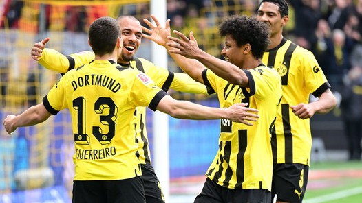 Malen in bloedvorm als rechtsbuiten: assist en goal voor slordig Dortmund