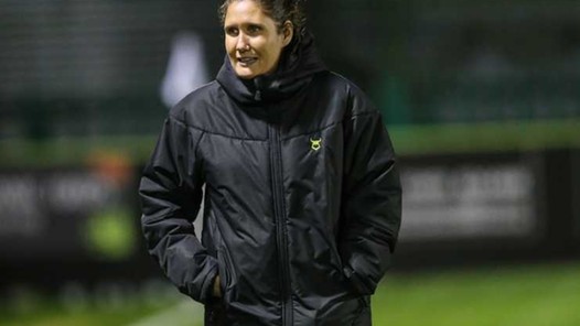 Eerste vrouwelijke hoofdtrainer in het Engelse profvoetbal een feit