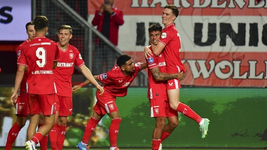 Bij vlagen wervelend FC Twente neemt voorschot op plek in play-offs