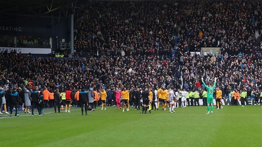 Chaos in Engeland: derby tussen West Brom en Wolves ontspoort volledig