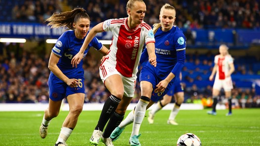 Ajax Vrouwen nemen met opgeheven hoofd afscheid van de Champions League