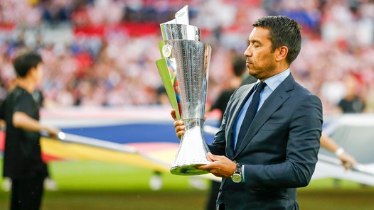 Come to Besiktas! De onmogelijke opdracht van Giovanni van Bronckhorst