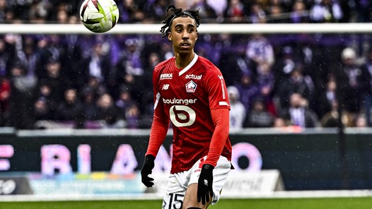 Met Leny Yoro winkelt Manchester United in de buitencategorie 