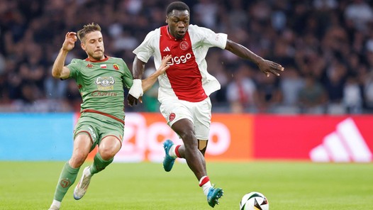 Ajax wil een duizendpoot met nummer 9 