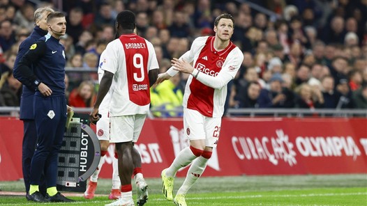 Spitsenstrijd bij Ajax onder de loep: moet Weghorst meer minuten krijgen?