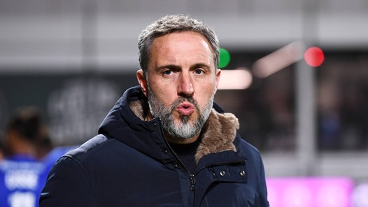 Trainer Bastia verliest zelfbeheersing en laat zich gaan jegens tegenstander