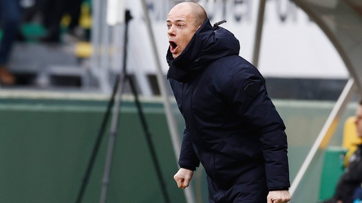 Plotwendingen, een beschamend veld en een 'Ajax-penalty' in Sittard