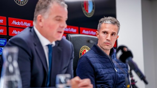 Van Persie gestart bij Feyenoord: 'Een aanstelling die 'politiek' goed ligt'