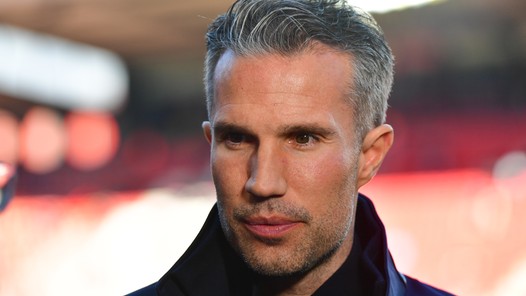 Van Persie niet bezig met plek drie: 'Kijk alleen of we iedere dag beter worden'