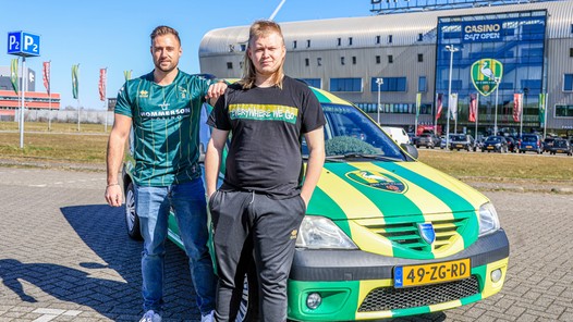 De diehard supporters en hun ADO-mobiel