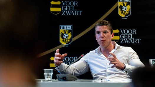 Dit zegt Timo Braasch over licentie Vitesse en John van den Brom