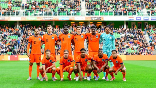 Foppe de Haan geeft Jong Oranje extra motivatie: 'Het is tijd voor nieuwe beelden'