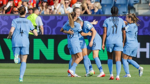 Oranje rekent na historische goal Miedema simpel af met Wales
