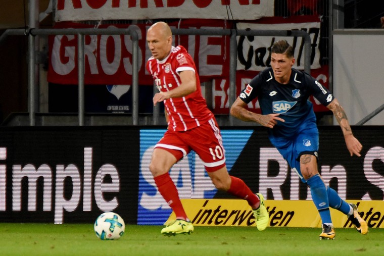 Arjen Robben kreeg een half uur speeltijd tegen Hoffenheim, maar kon geen verandering brengen in de 2-0 achterstand.