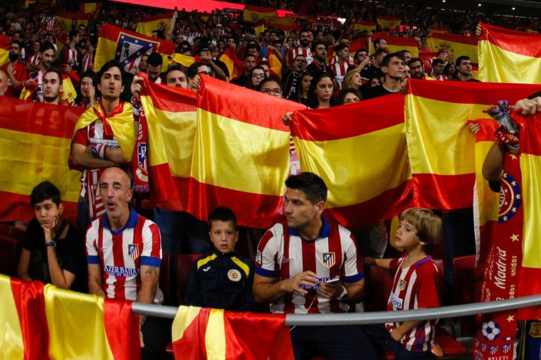 De Madrileense fans toonden duidelijk hoe ze over de Catalaanse wens tot onafhankelijkheid dachten.