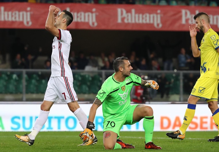 Nikola Kalinic gaf de zege van AC Milan cachet.