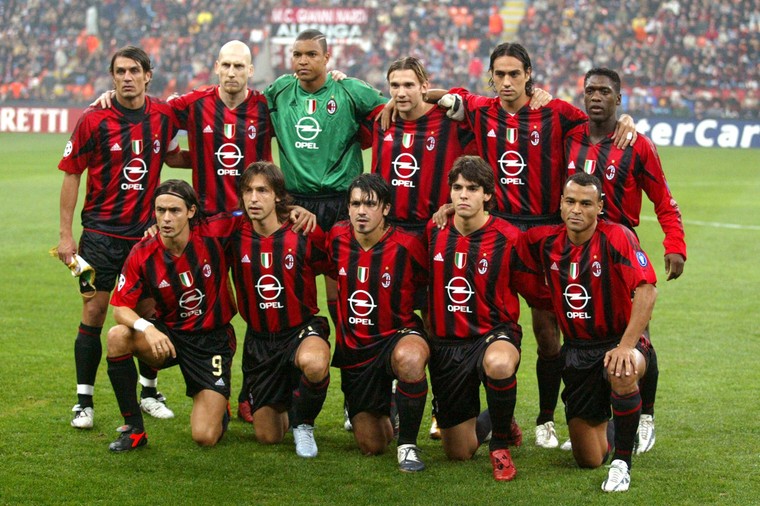 Gennaro Gattuso maakte deel uit van het grote AC Milan van begin deze eeuw. Op deze teamfoto samen met onder anderen Clarence Seedorf en Filippo Inzaghi, die hem ook voorgingen als hoofdtrainer van Milan.