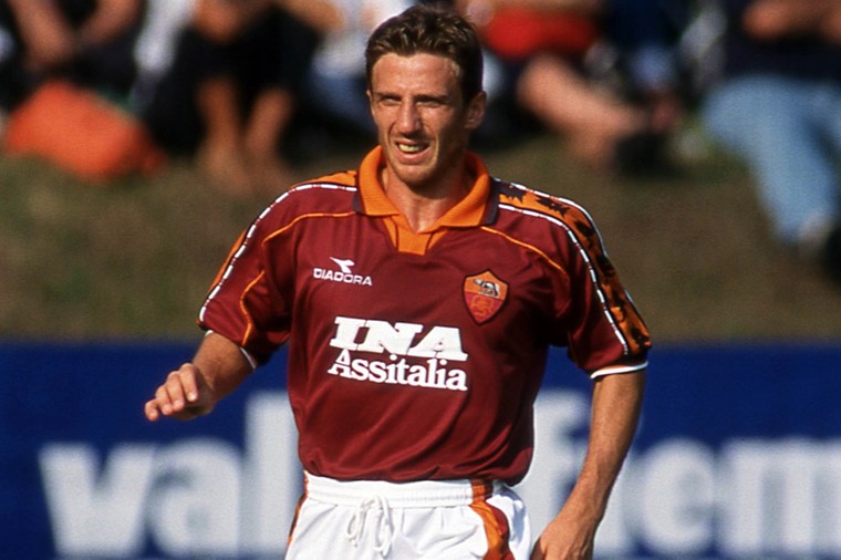Als speler van AS Roma, eind jaren negentig.