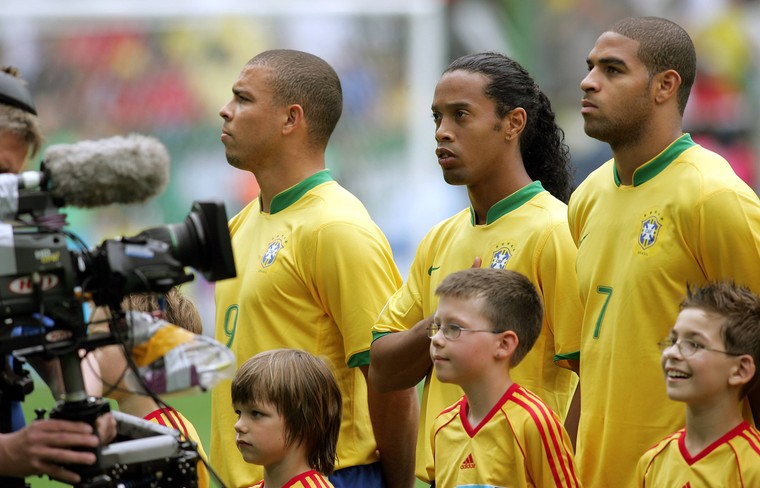De sterren van de Braziliaanse nationale ploeg: Ronaldo, Ronaldinho en Adriano.