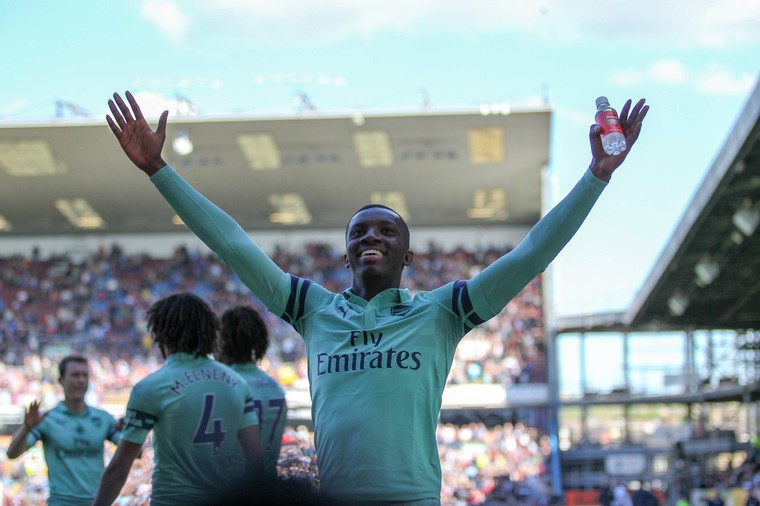 Eddie Nketiah was in drie oefenduels al goed voor drie doelpunten bij Arsenal.