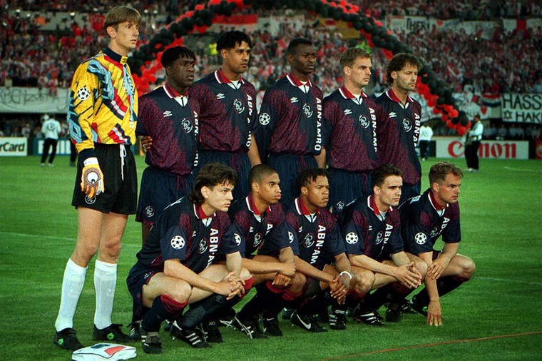 De basisopstelling van Ajax in de Champions League-finale van 1995. De Amsterdammers waren later dat jaar goed vertegenwoordigd bij de Gouden Bal-verkiezing.