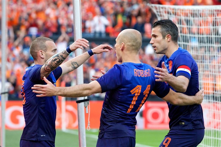 Wesley Sneijder en Arjen Robben eindigden deze eeuw op de vierde plek bij de Gouden Bal-verkiezing, Robin van Persie werd in 2013 zevende.