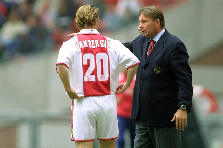 Co Adriaanse in zijn tijd als trainer van Ajax 