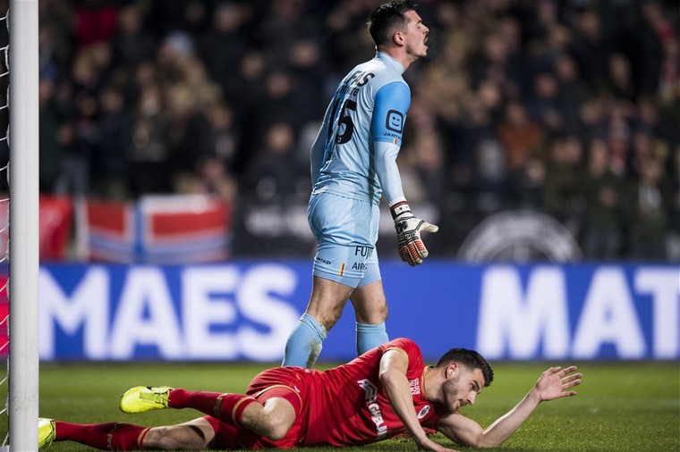 Wesley Hoedt had de bal vrijdag tegen KV Mechelen voor het intikken, maar werkte de bal al glijdend toch nog naast.