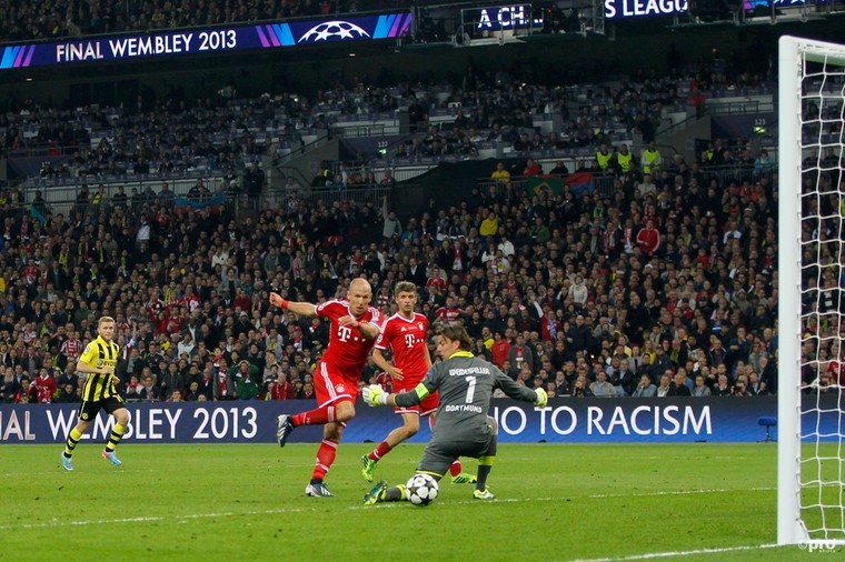 Arjen Robben beslist namens Bayern München de Champions League-finale tegen Borussia Dortmund. Doelman Roman Weidenfeller is geklopt: 2-1.