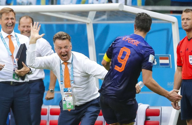 Een high five met Robin van Persie na diens wonderschone goal tegen Spanje op het WK 2014. ‘Ik had de ambitie om net als Rinus Michels een titel met het Nederlands elftal te winnen.’