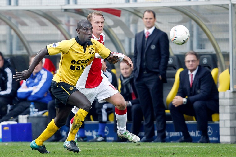 Namens Roda JC in duel met Ajacied Siem de Jong.