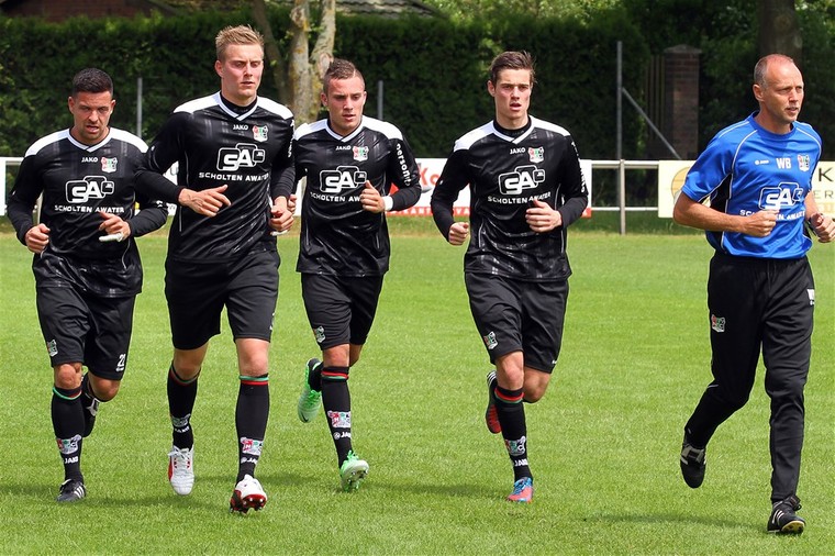 Dennis Gentenaar, Kalle Johnsson, Stan Bijl, Joshua Smits en keeperstrainer Wilfried Brookhuis van NEC.