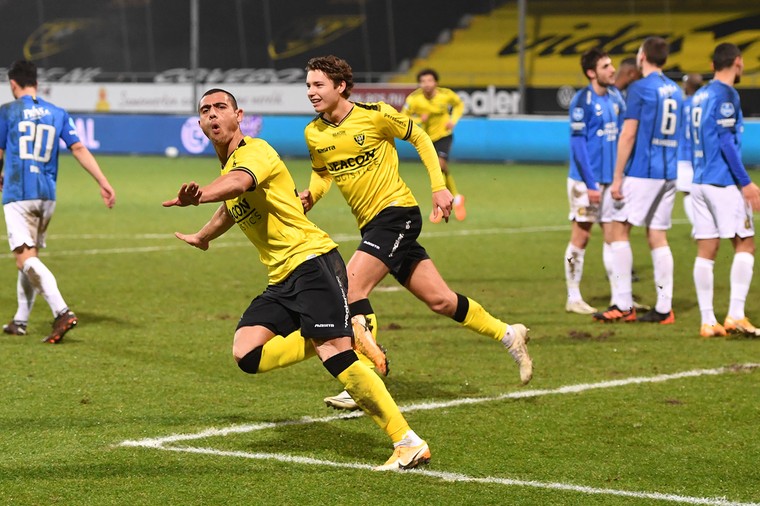 Georgios Giakoumakis scoorde vorig seizoen vier keer in de thuiswedstrijd van VVV-Venlo tegen Vitesse.