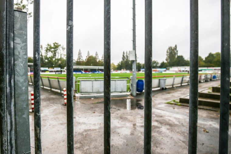 Sportpark Dijkpolder van Tweede Divisie-club Excelsior Maassluis. FVD wil ook het amateurvoetbal weer hervatten.
