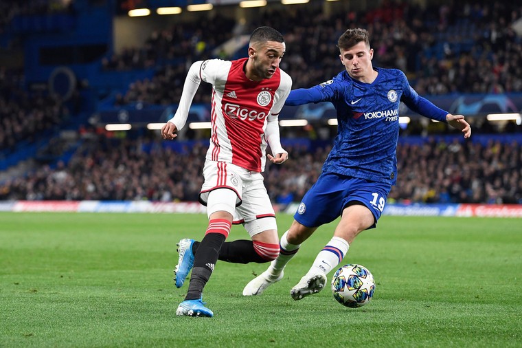 Hakim Ziyech kwam in november 2019 op Stamford Bridge nog voor Ajax uit tegen Chelsea.